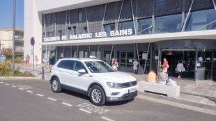 Taxi devant la gare