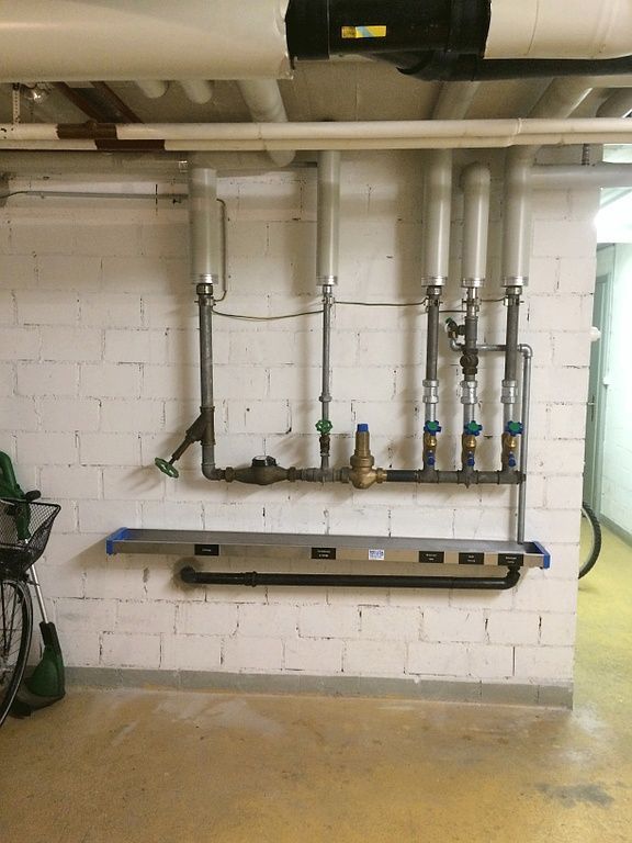 Hauptverteilung Ventile und Tropfwasserrinne ersetzen nachher