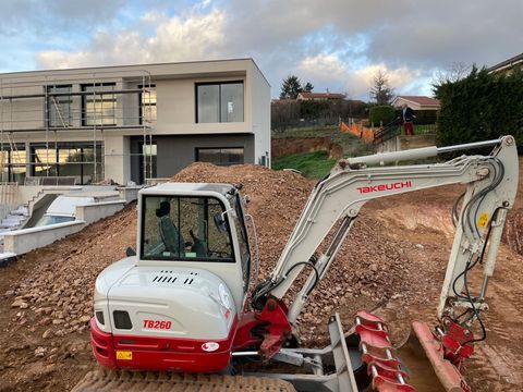 Engin dans un champs