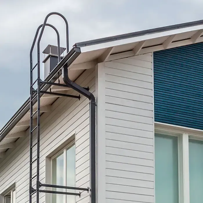 Omakotitalon räystäsremontti ja otsalautojen uusiminen menossa Etelä-Savon ja Kymenlaakson seudulla.