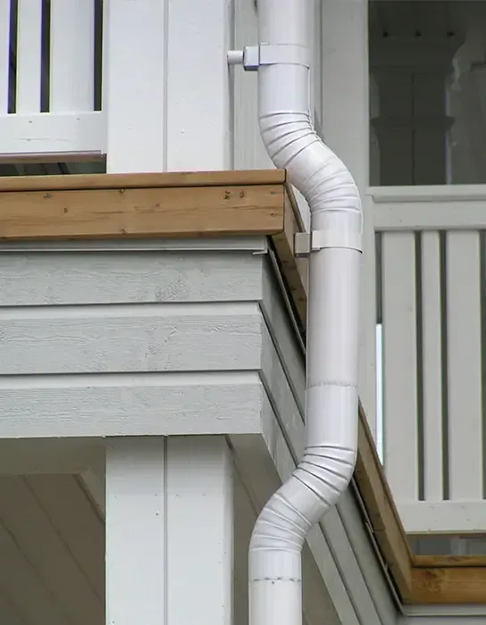 Omakotitalon räystäsremontti ja otsalautojen uusiminen menossa Etelä-Savon ja Kymenlaakson seudulla.