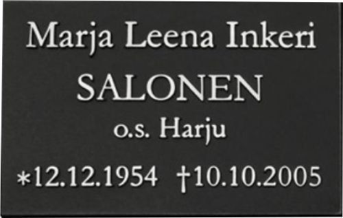 Valettu muistolaatta kohokirjaimin n:o 3