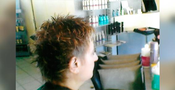 Top Coiffure est un salon de coiffure mixte à Eysines 