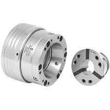 Dreibackenfutter aus Metall mit einem separaten Backensatz zum Greifen und Halten von Werkstücken während der Bearbeitung.