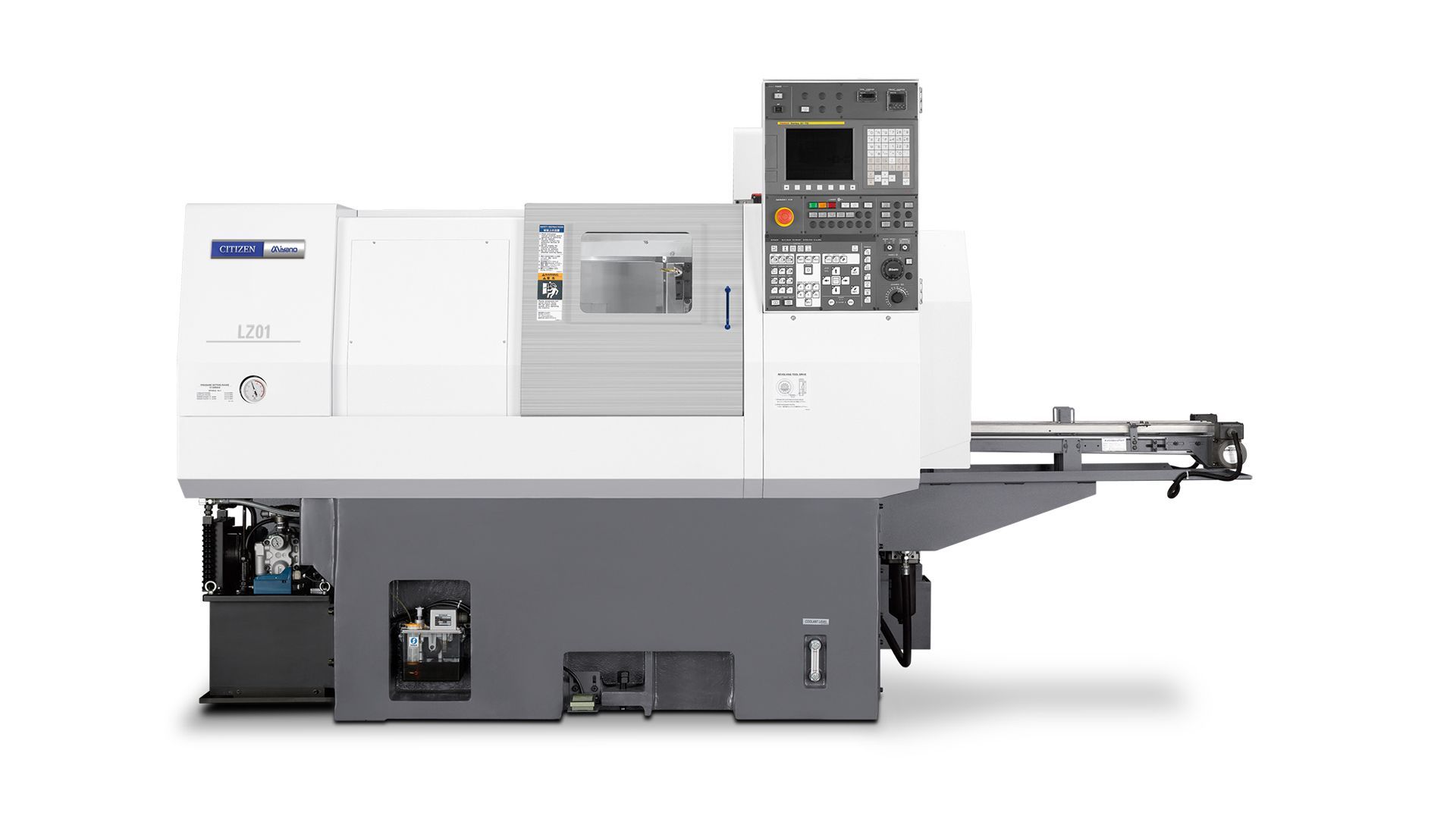 CNC-Drehmaschine, weiß und grau, mit Bedienfeld, ausgefahrenem Werkzeugarm, Werkstatteinstellung.