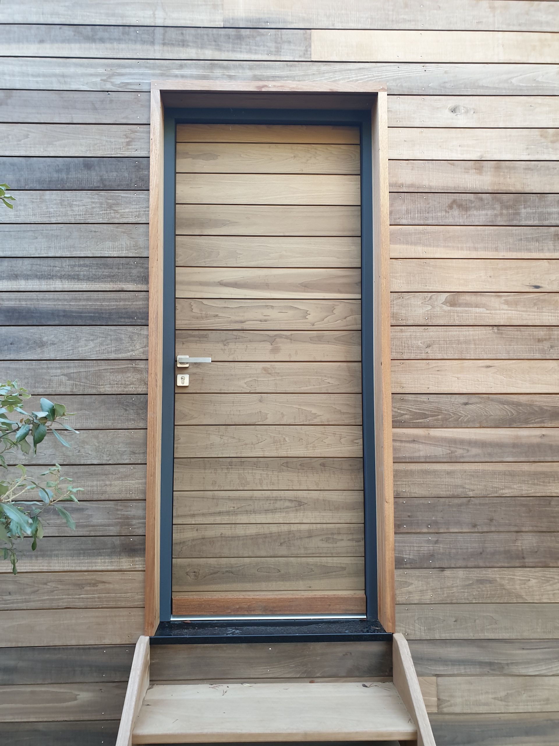 Porte d'entrée en bois design