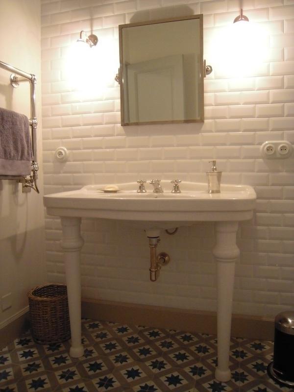 Lavabo ancien blanc