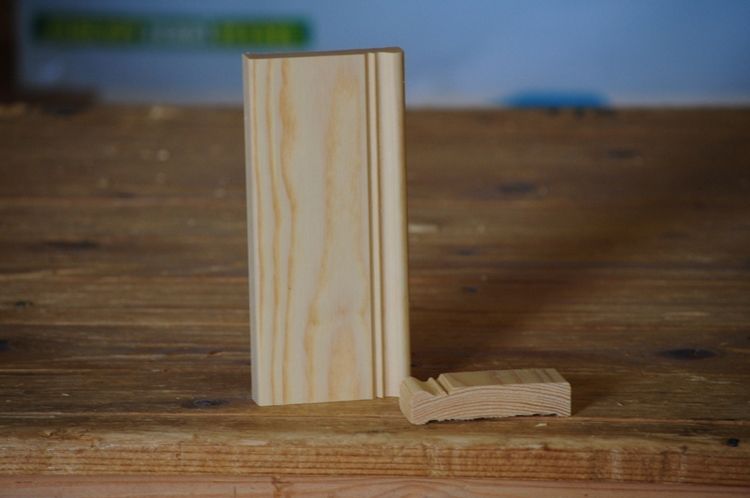 Puinen lista pienellä yksityiskohdalla