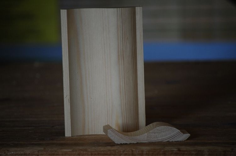 Aaltopintainen puulista