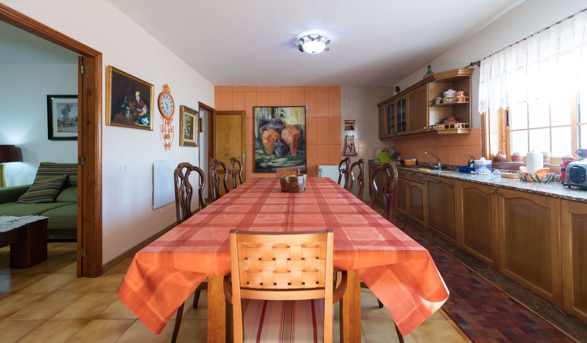 La casa principal tiene capacidad para 6 personas