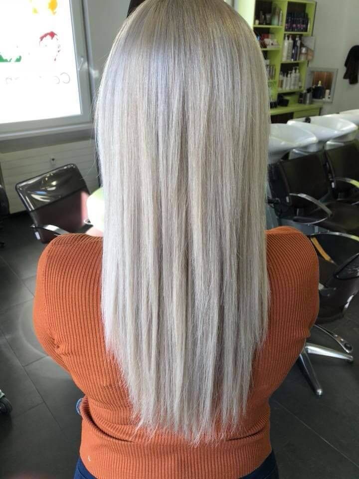 Cheveux blond platine