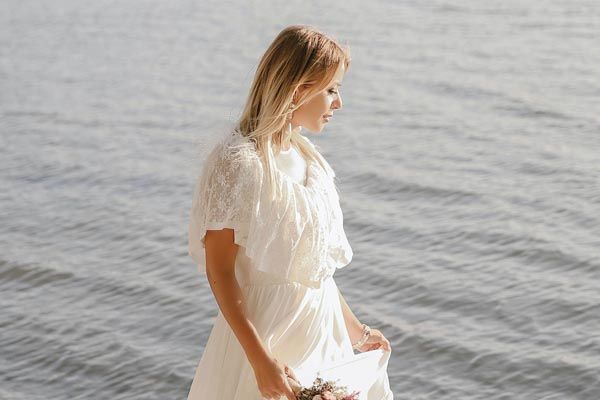 Une femme à la plage