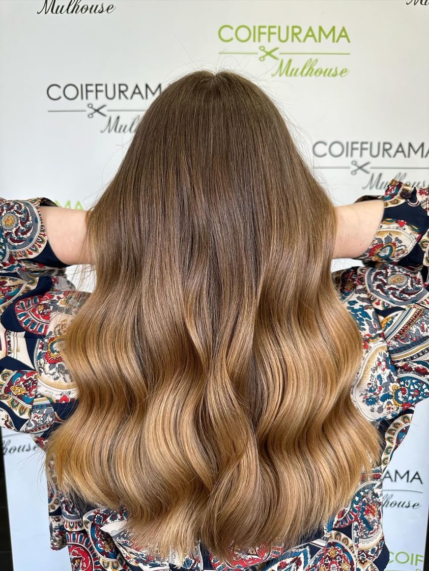 Balayage sur cheveux ondulés