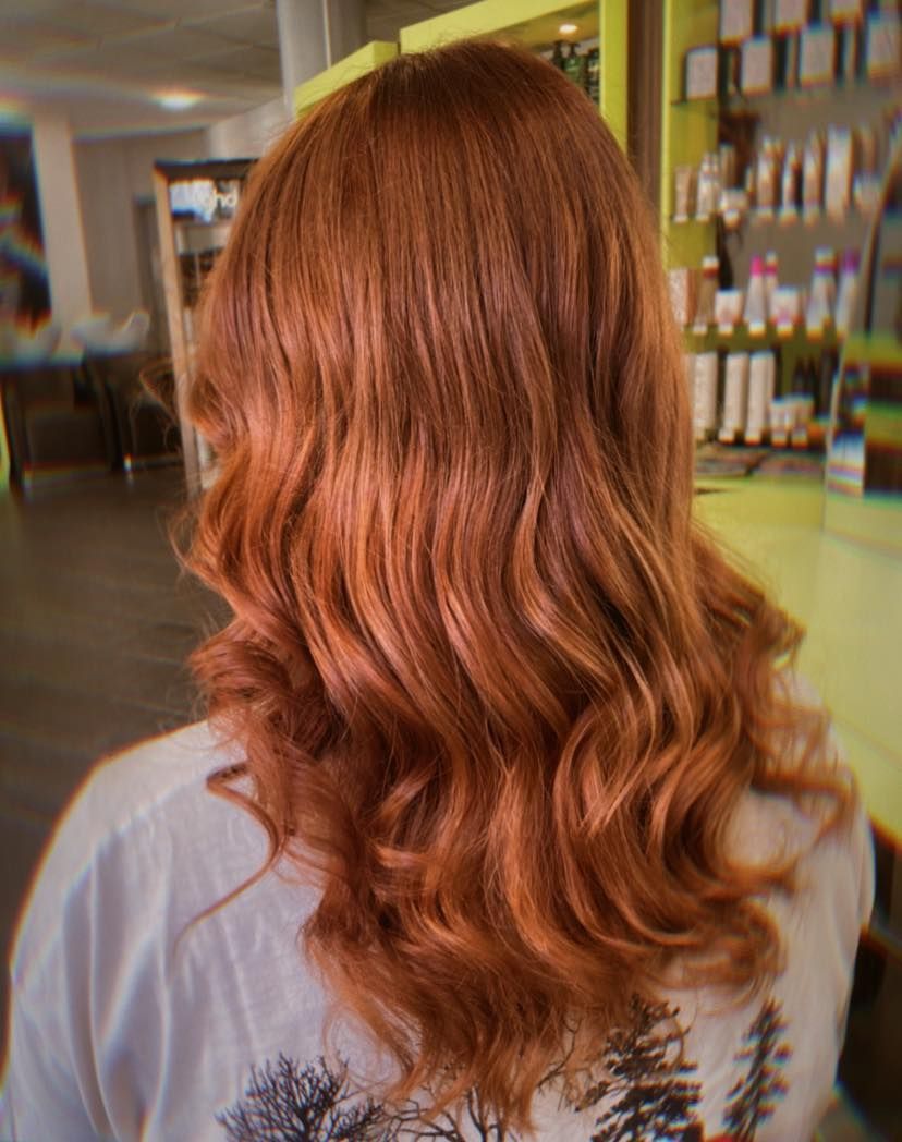 Cheveux longs roux