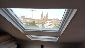 Vista de la Catedral de Santiago de Compostela a través de lucernarios.