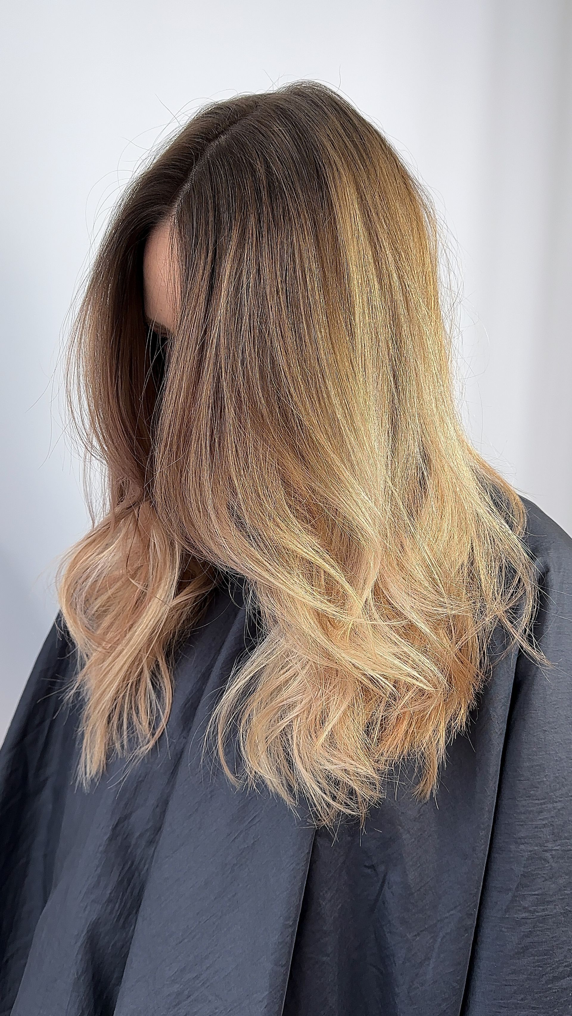 Haare einer Frau von hinten