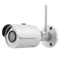 Caméra de sécurité blanche avec antenne attachée, pour une utilisation extérieure.