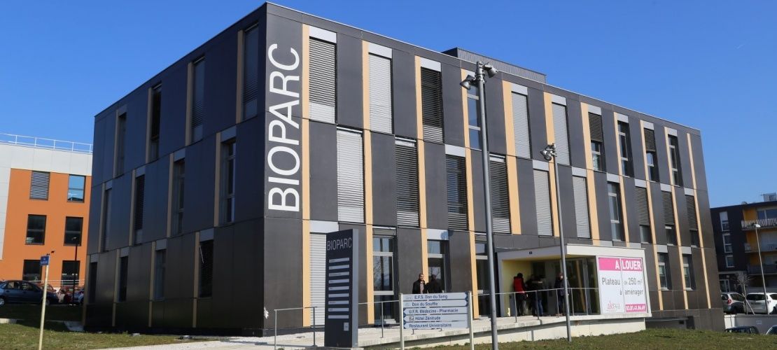 Devanture du Bioparc avec fenêtres mixtes