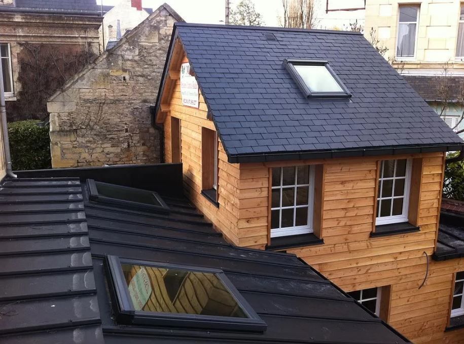 Porte d'entrée de couleur grise