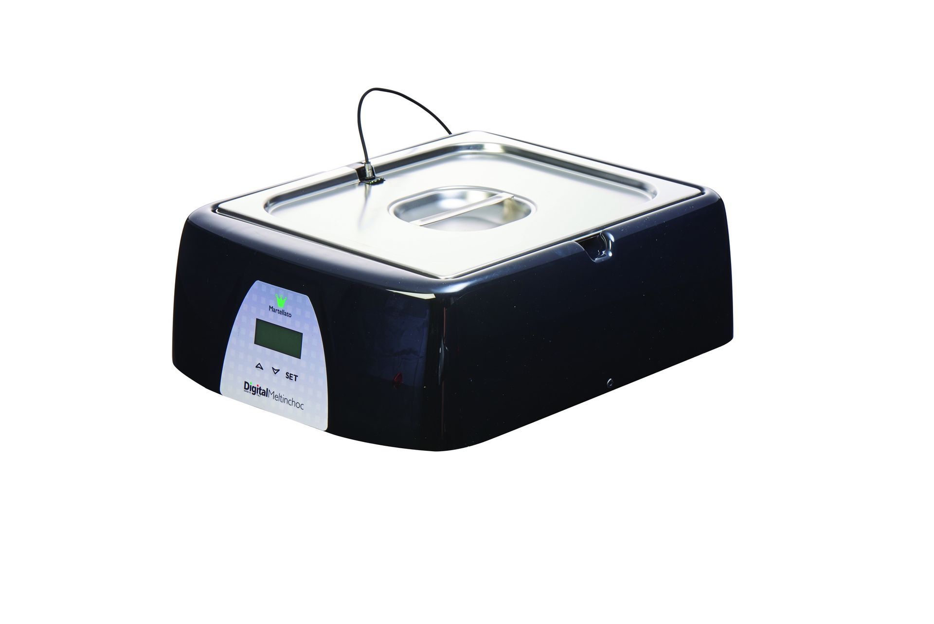 Eine schwarze Box mit einem Griff oben drauf auf weißem Hintergrund.