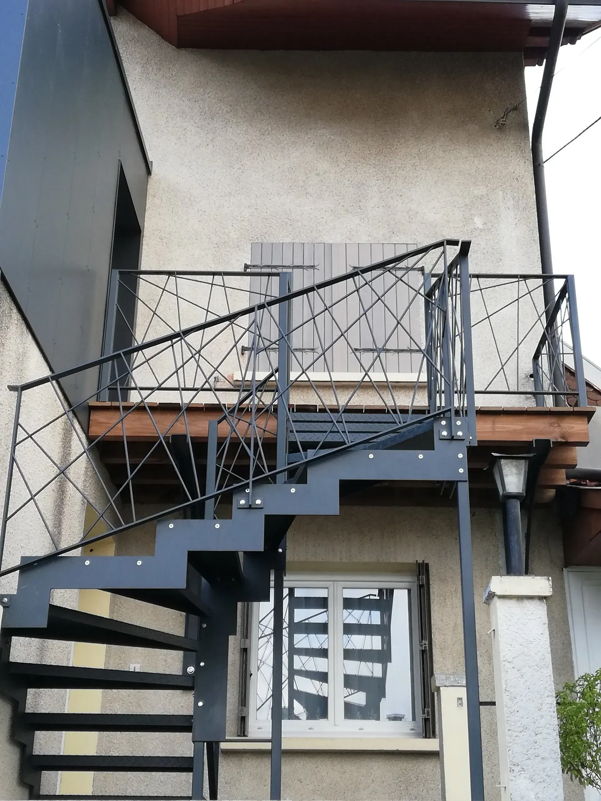 Garde-corps sur escalier extérieur