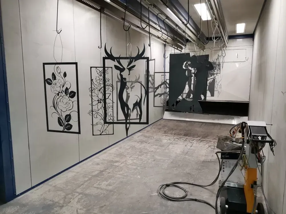 Cadres décoratifs en métal