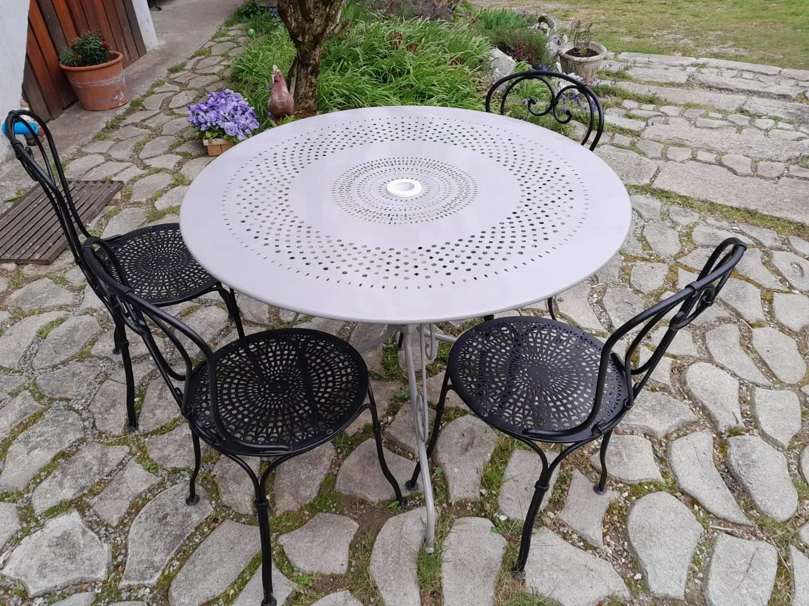 Mobilier de jardin en métal