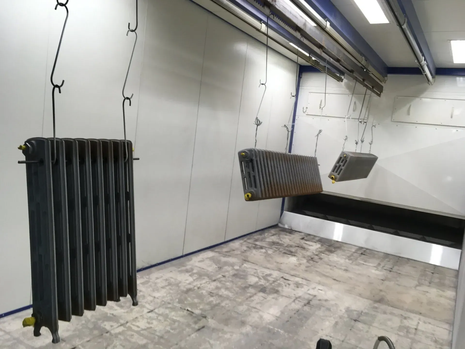 Des radiateurs suspendus