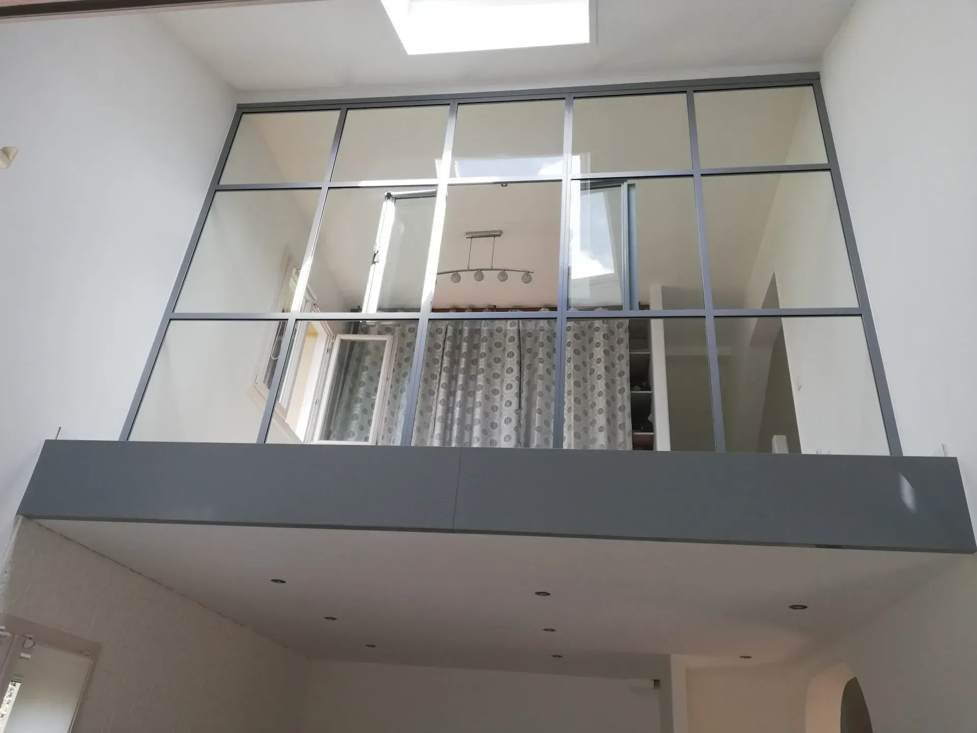 Cloison sur mezzanine