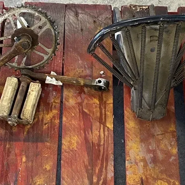 Éléments de machine à coudre