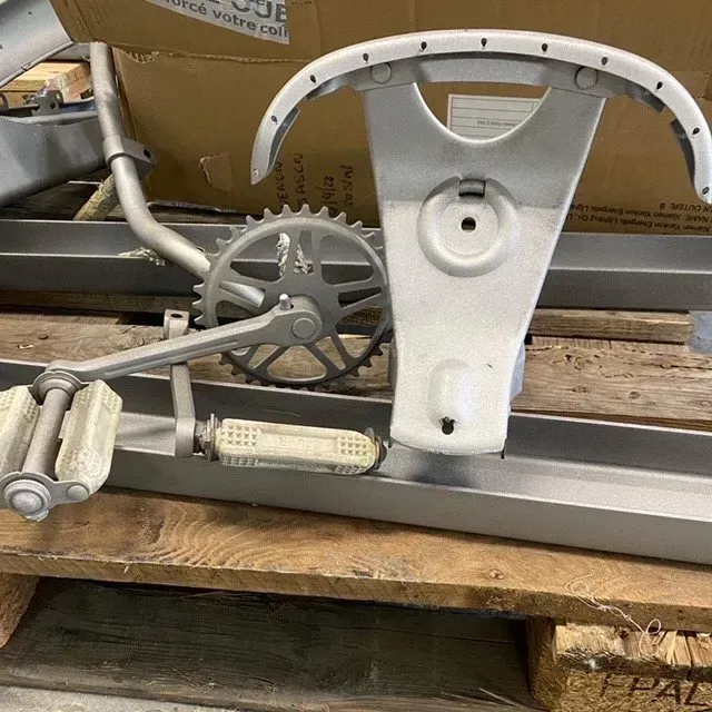 Roue dentée et guidon d'un véhicule