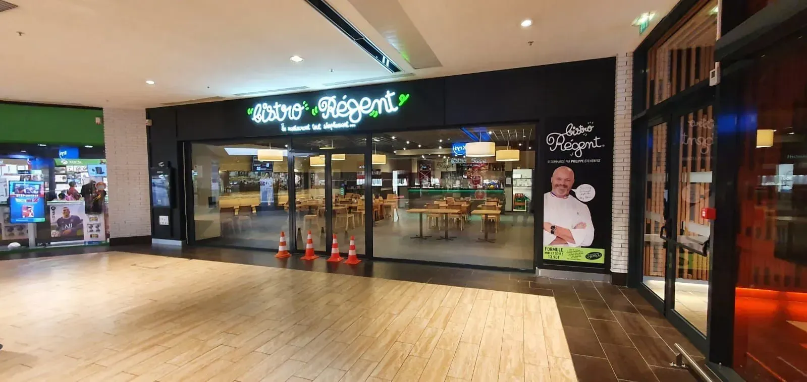 Devanture de Bistro Régent