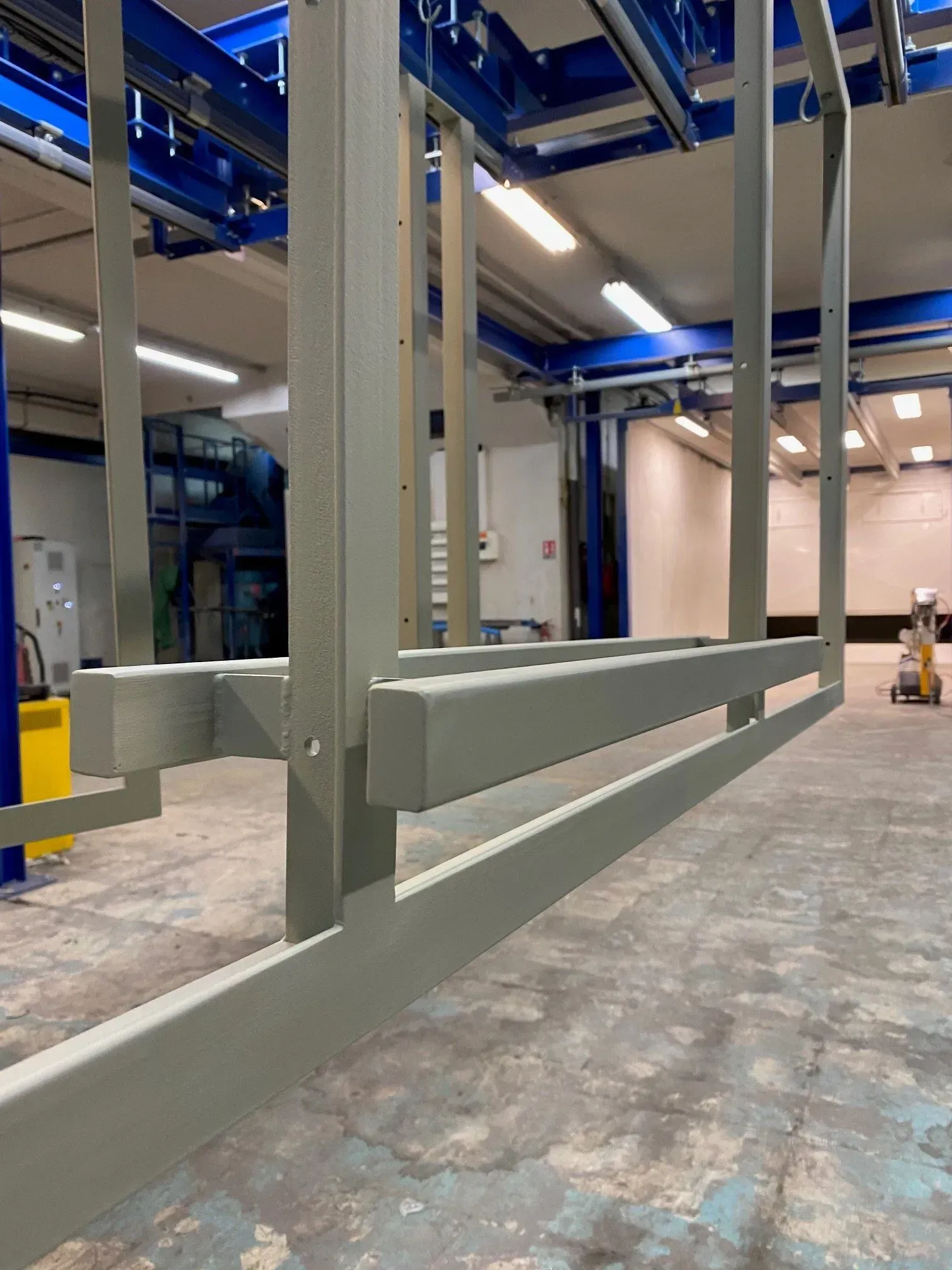 Un cadre métallique