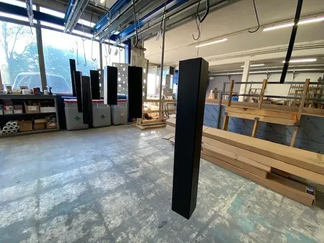 Série de plots métalliques