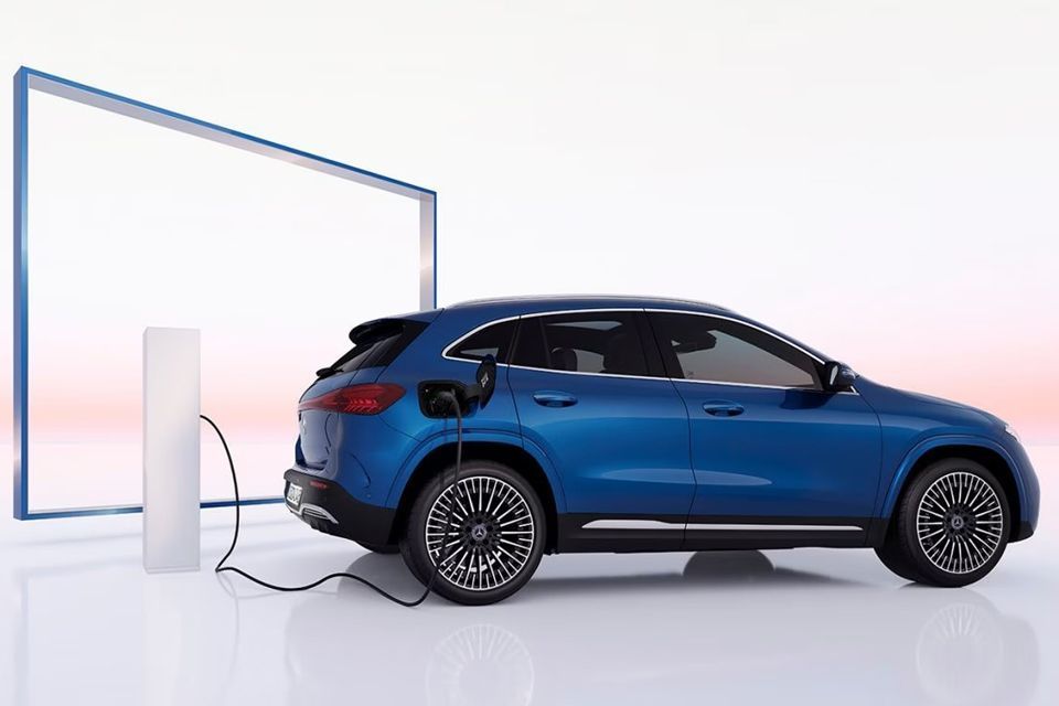 ¿Es seguro cargar tu Mercedes-Benz eléctrico en días de lluvia?