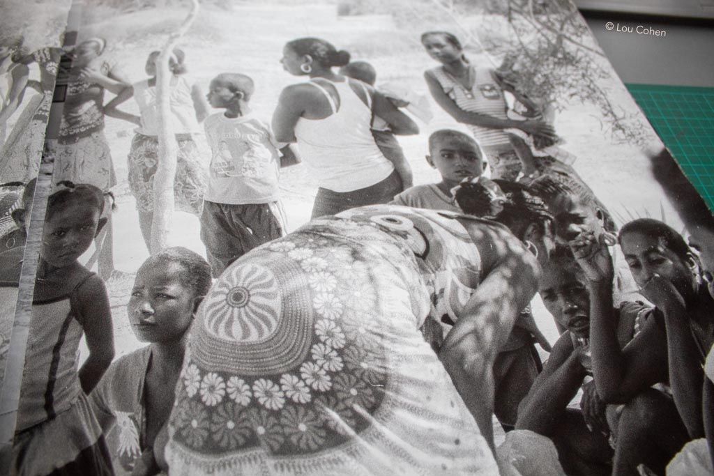 Photographie en noir et blanc de groupe