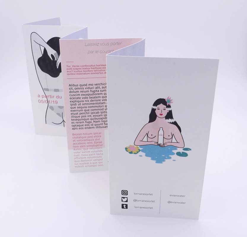 Dépliant imprimé en accordéon sur papier blanc