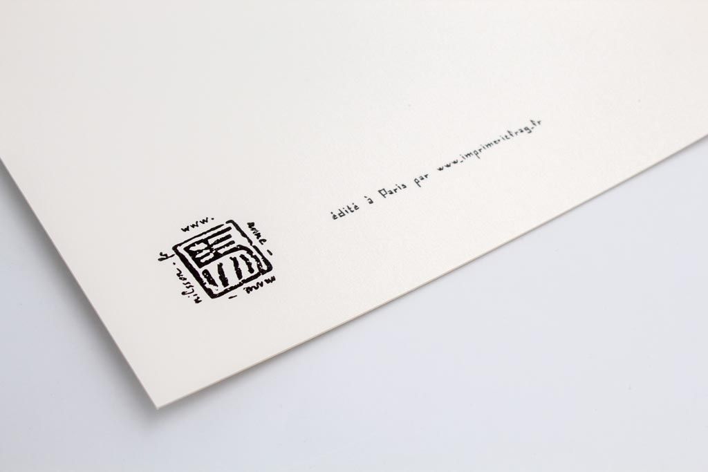 Dos imprimé avec logo minimaliste