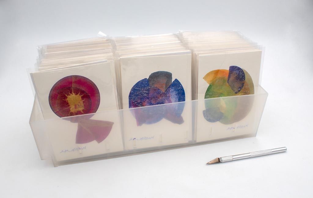 Cartes emballées aux motifs colorés