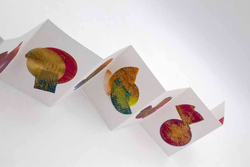 Leporello d’illustrations circulaires colorées