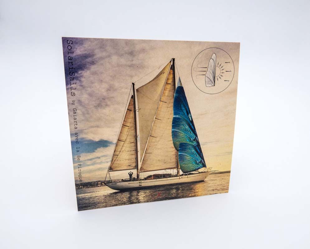 Impression d'une photo d'un bateau avec un montage original pour l'une des voiles