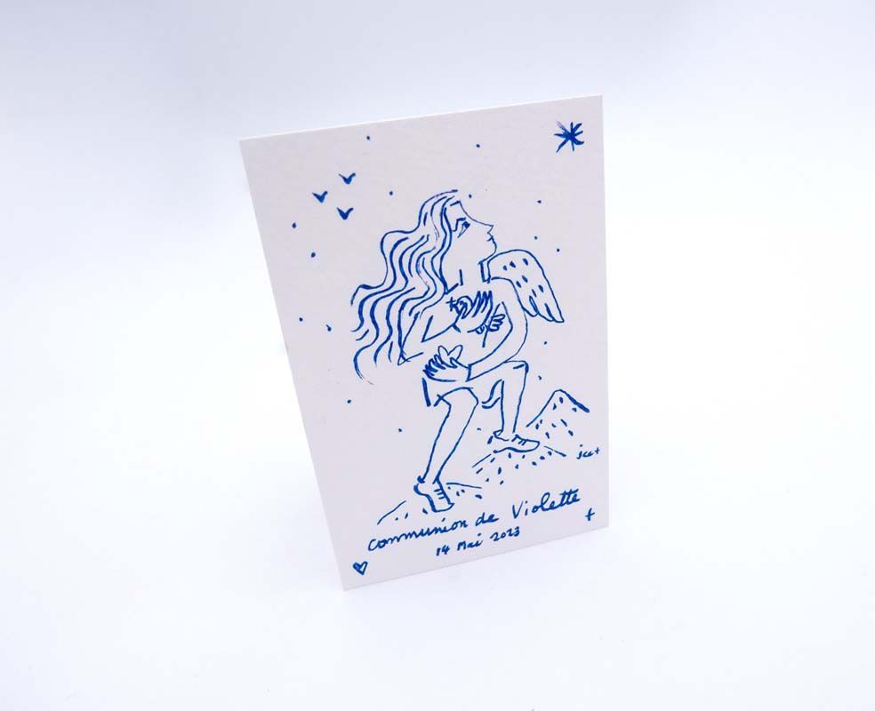 Faire-part de communion avec imprimé bleu dessinée sur papier blanc plié