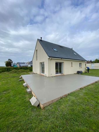 Création d'une terrasse attenante à une maison
