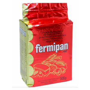 Um pacote de fermento fermipan é mostrado em um fundo branco