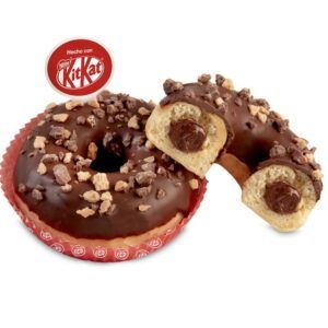 Um donut kitkat com uma mordida