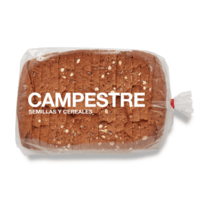 Um pão campestre em um saco plástico