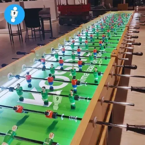 Alquiler de futbolín gigante con iluminación LED profesional para eventos corporativos y team building en Barcelona