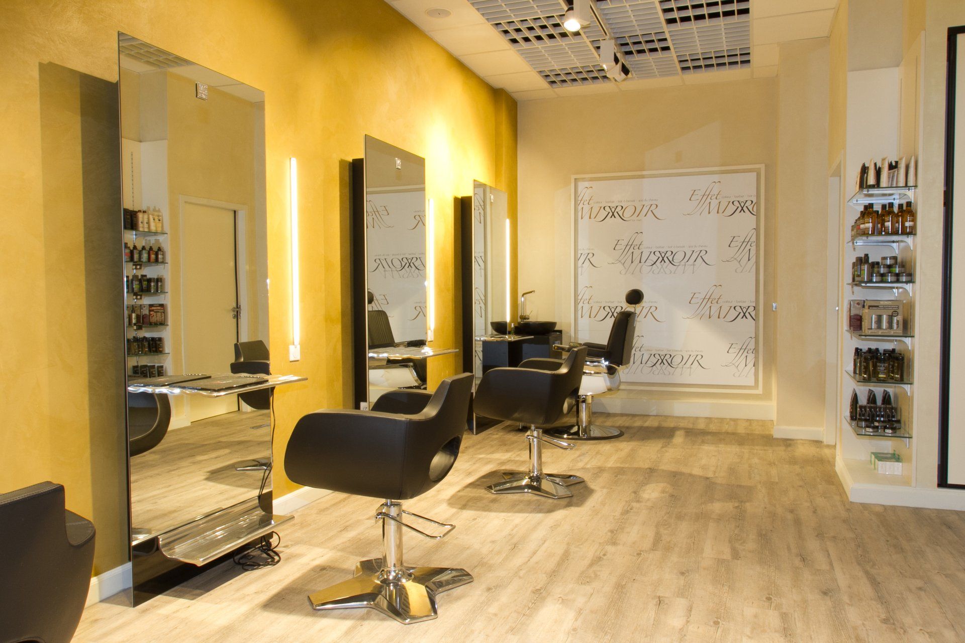 Aménagement d'un salon de coiffure pour hommes