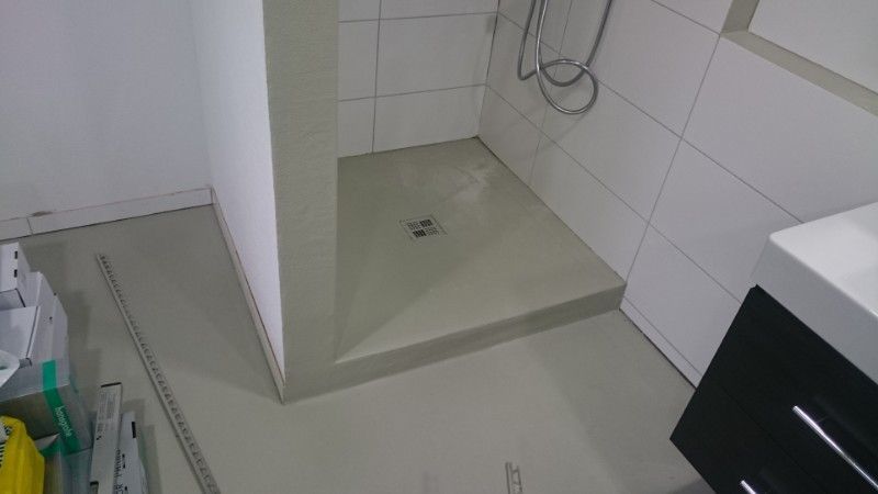 Dusche flach am Boden