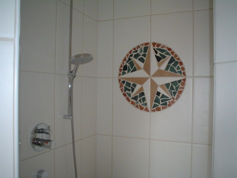 Fliesenmuster in der Dusche